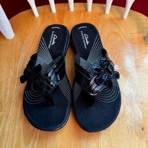 Clarks Cloudsteppers Flip-Flops Sz7 Retail $60